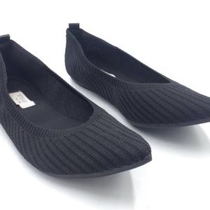 NWOT STEVEN by Steve Madden Reesee flat